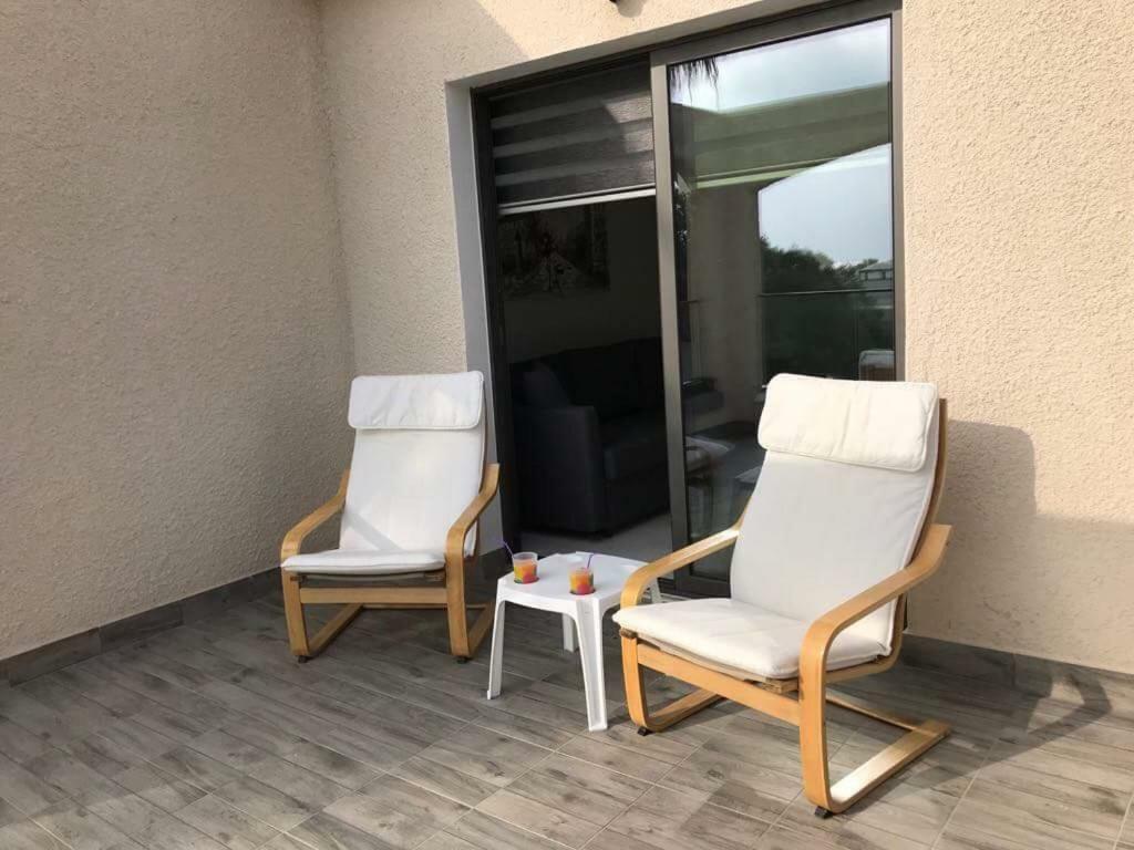 Mare Monte Seaview Boutique Apartment Пафос Екстер'єр фото