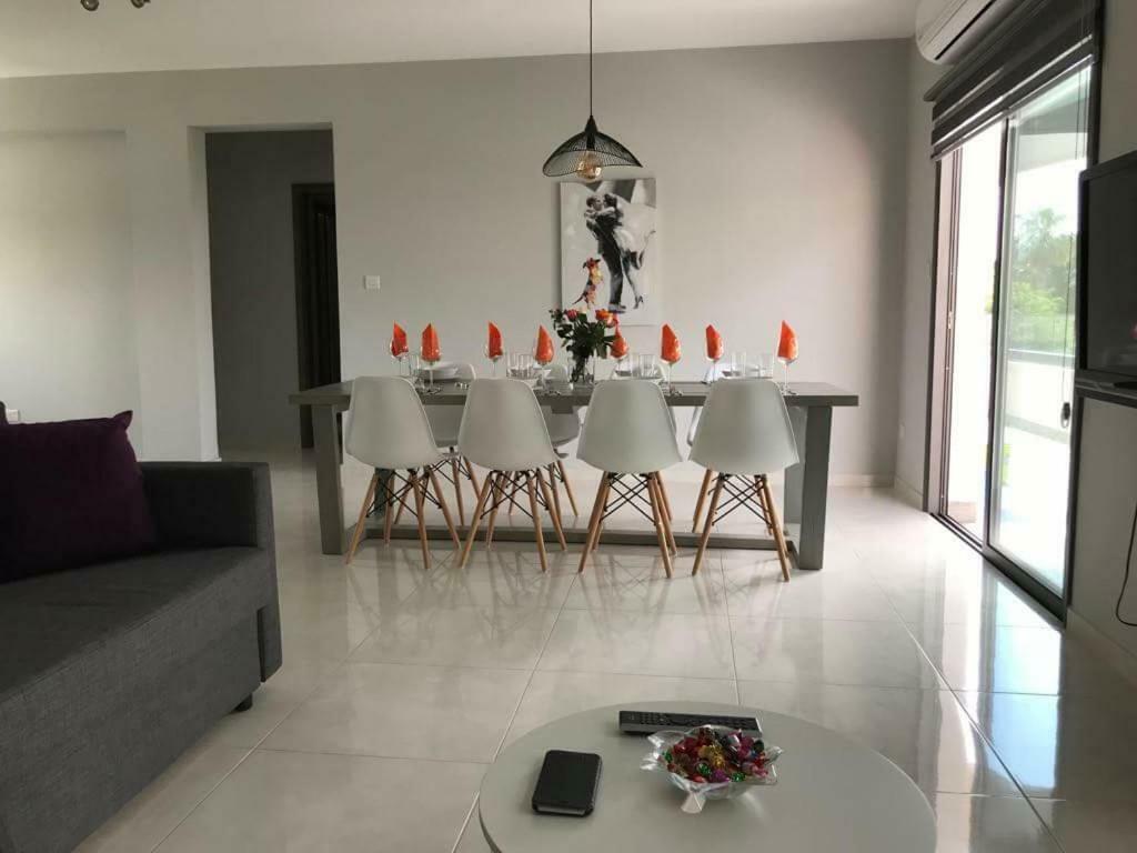 Mare Monte Seaview Boutique Apartment Пафос Екстер'єр фото